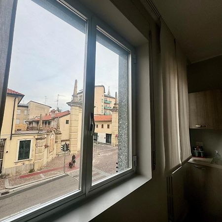 Casa Tito - Accogliente Monolocale A Due Passi Dalla Stazione Cesano Maderno Εξωτερικό φωτογραφία
