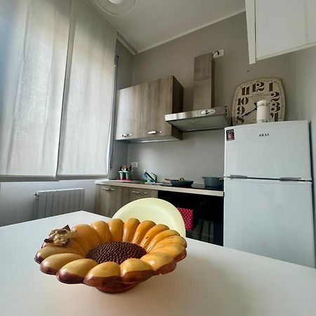 Casa Tito - Accogliente Monolocale A Due Passi Dalla Stazione Cesano Maderno Εξωτερικό φωτογραφία